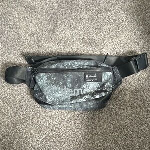 lululemon athletica Black and Gray Belt Bag large
